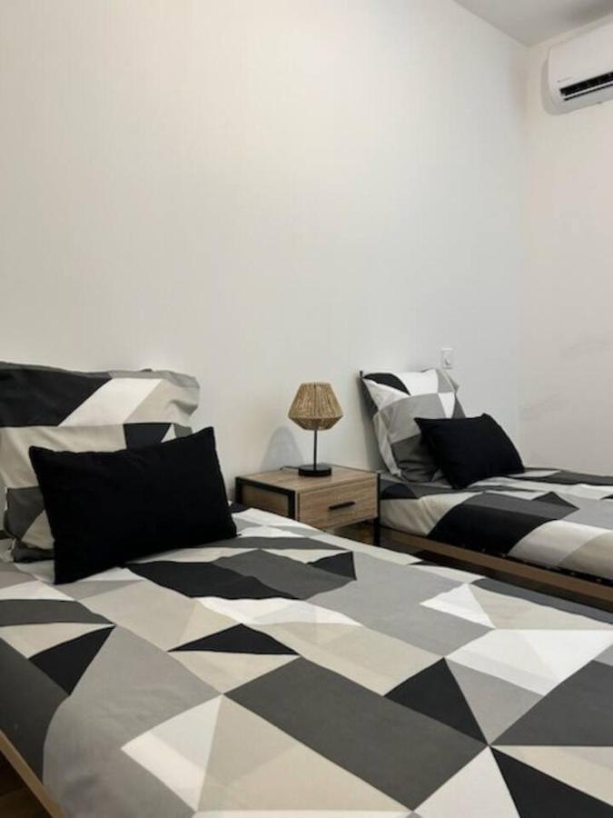Appartement Jacuzzi Narbonne Exterior foto